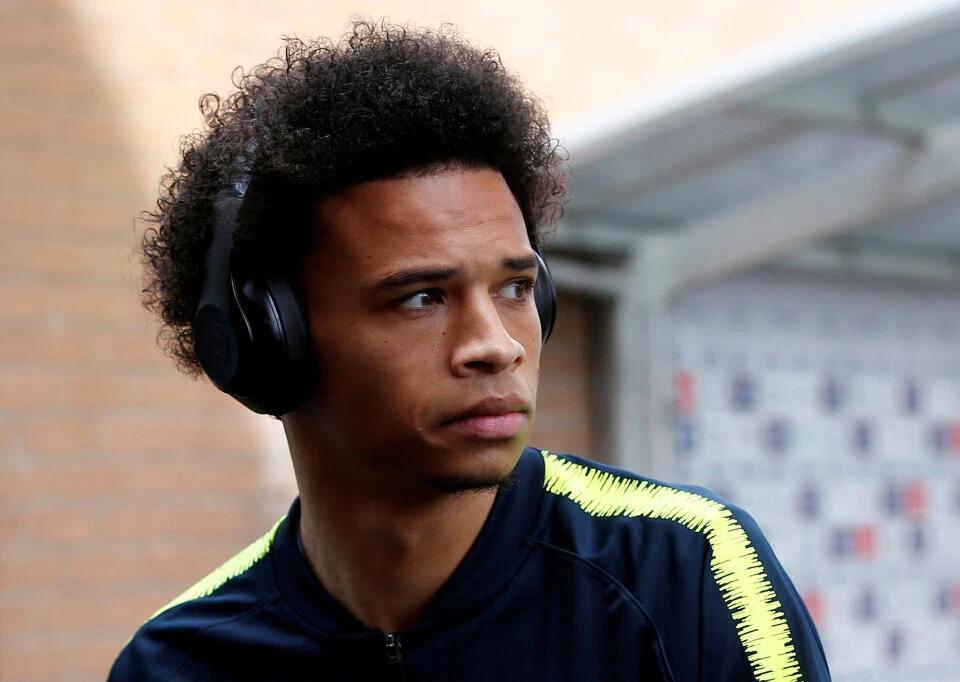 爱游戏中国体育-洛杉矶民众中领馆外集会