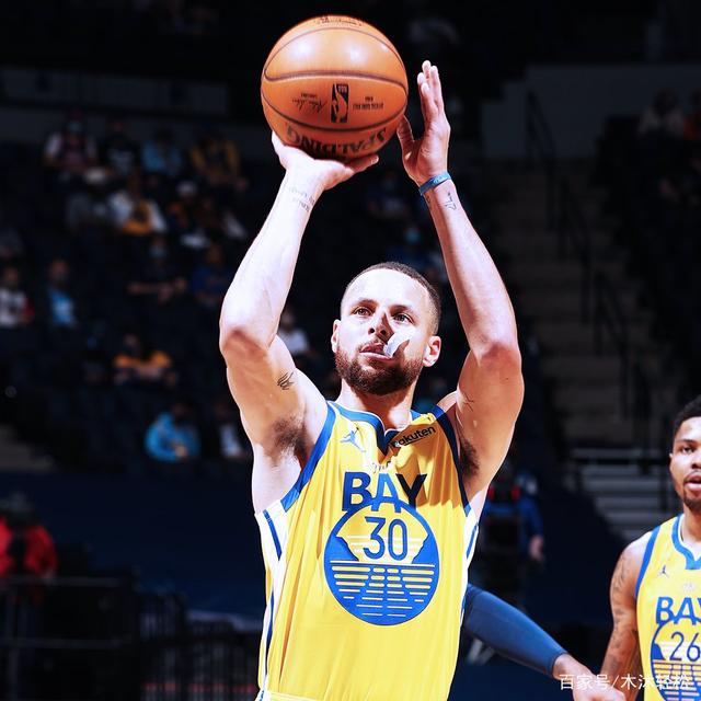 包含从关键时刻广厦男篮状态回暖到穆古鲁扎在G2比赛中伤愈复出，明尼苏达森林狼刷新队史纪录备战意大利杯的词条